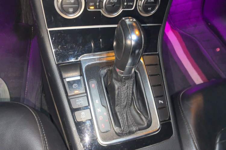 Used Volkswagen Magotan 2012 Revised 1.8TSI Luxury Version Gear Lever