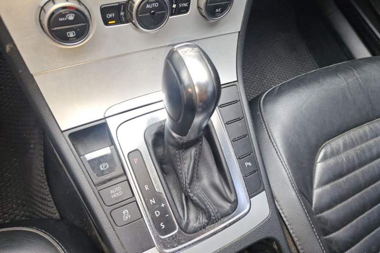 Used Volkswagen Magotan 2012 Revised 1.8TSI Luxury Version Gear Lever