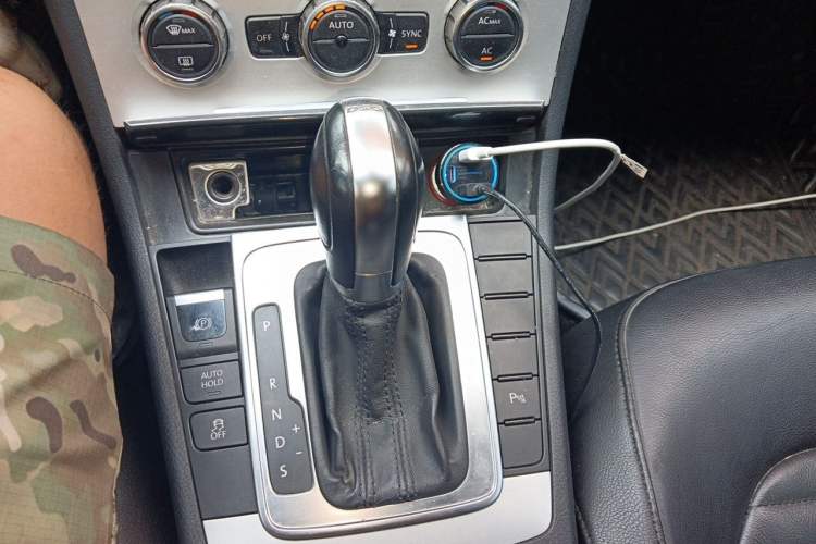 Used Volkswagen Magotan 2012 Revised 1.8TSI Luxury Version Gear Lever