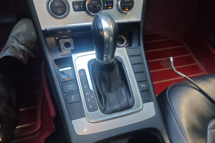 Used Volkswagen Magotan 2012 Revised 1.8TSI Luxury Version Gear Lever