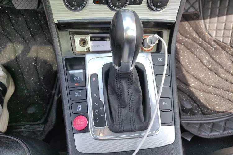 Used Volkswagen Magotan 2012 2.0 TSI Prestige Edition Gear Lever