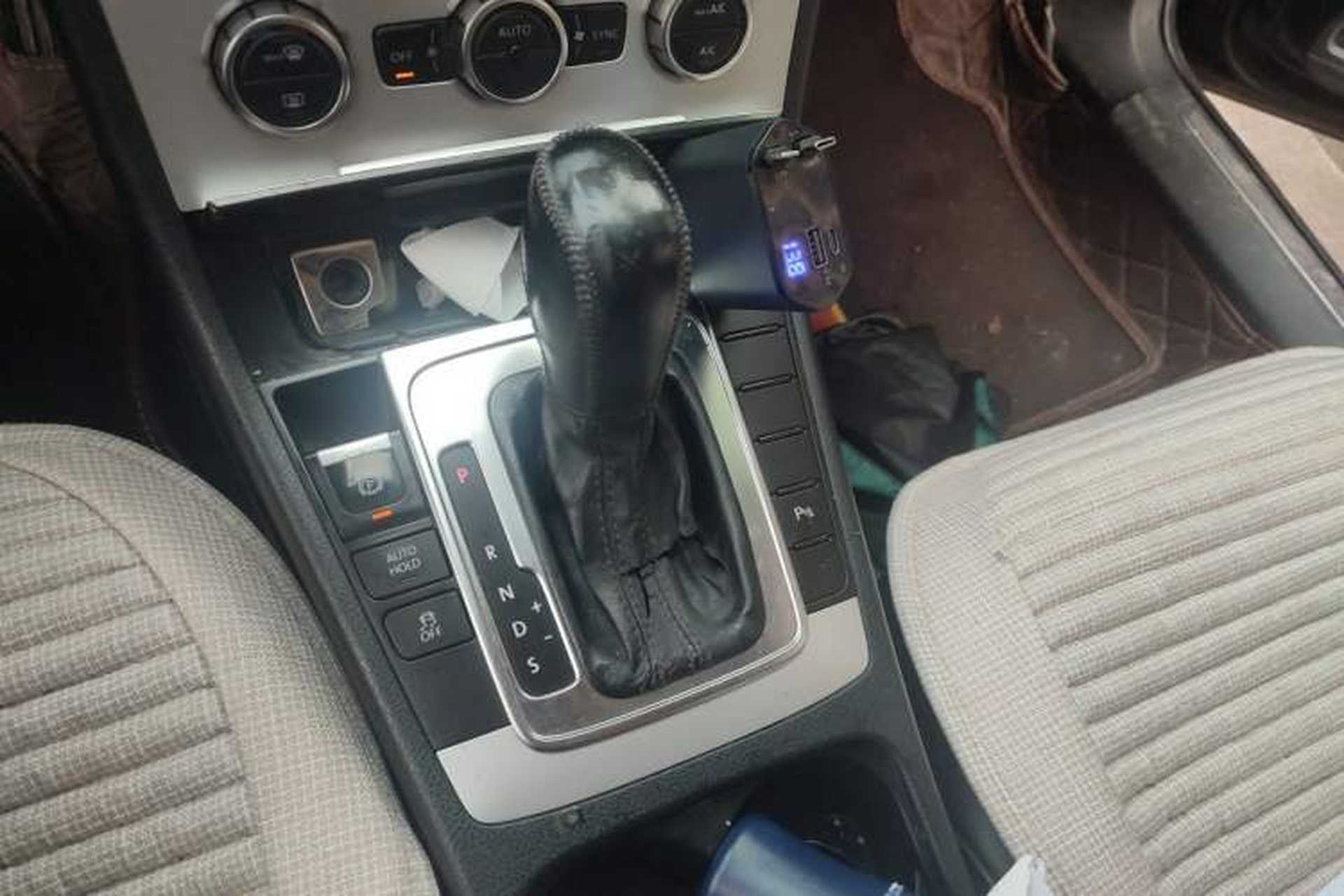 Used Volkswagen Magotan 2012 Revised Version 2.0 TSI Luxury Edition Gear Lever