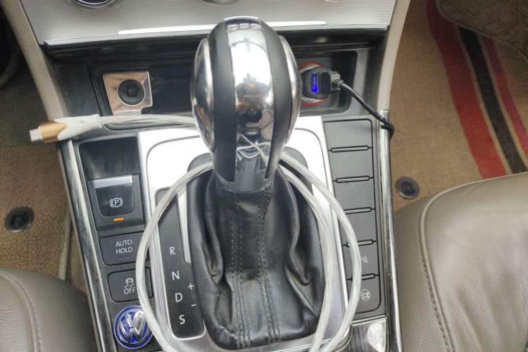 Used Volkswagen Magotan 2012 2.0 TSI Ultimate Edition Gear Lever