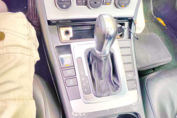 Used Volkswagen Magotan 2012 Revised 1.8TSI Luxury Version Gear Lever