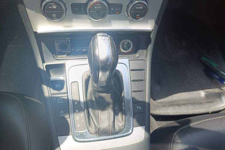Used Volkswagen Magotan 2012 Revised 1.8TSI Luxury Version Gear Lever