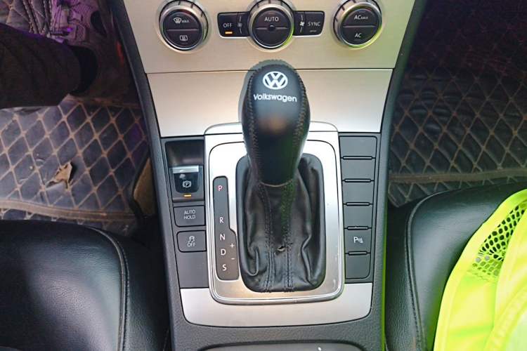 Used Volkswagen Magotan 2012 1.8TSI Luxury Model Gear Lever