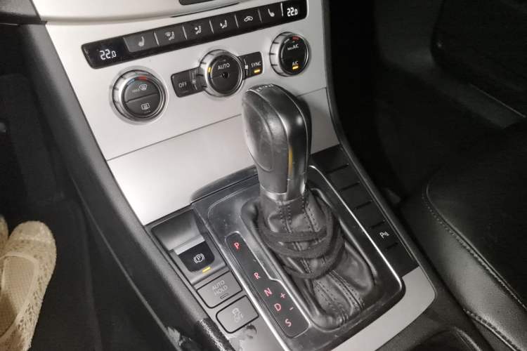 Used Volkswagen Magotan 2012 Revised 1.8TSI Luxury Version Gear Lever