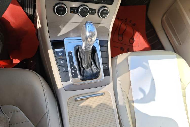 Used Volkswagen Magotan 2012 Revised 1.8TSI Luxury Version Gear Lever