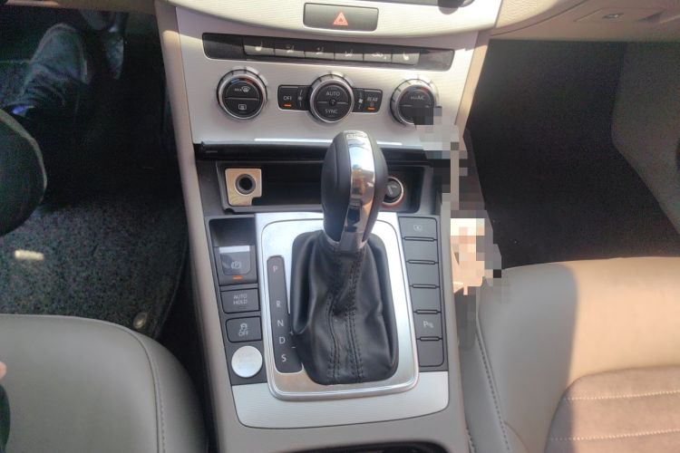 Used Volkswagen Magotan 2012 Facelift 2.0 TSI Prestige Model Gear Lever