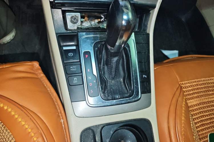 Used Volkswagen Magotan 2012 Revised Version 1.8TSI Leading Edition Gear Lever