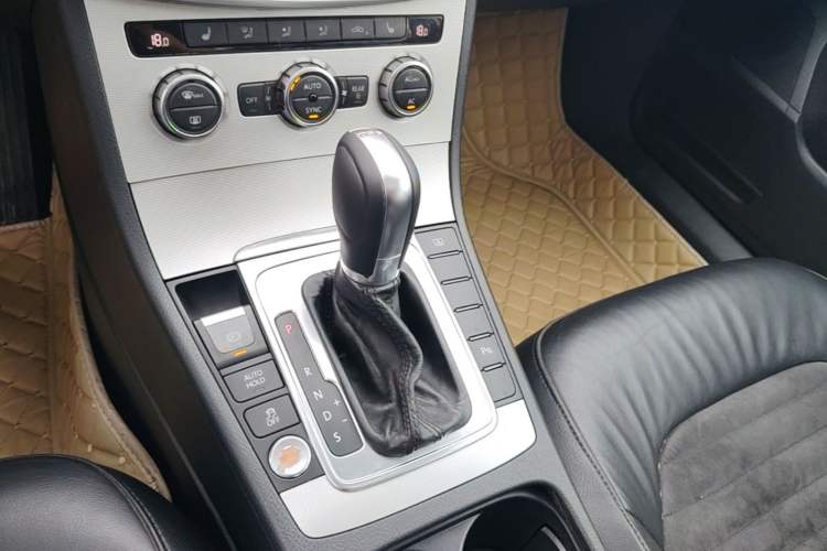 Used Volkswagen Magotan  Gear Lever
