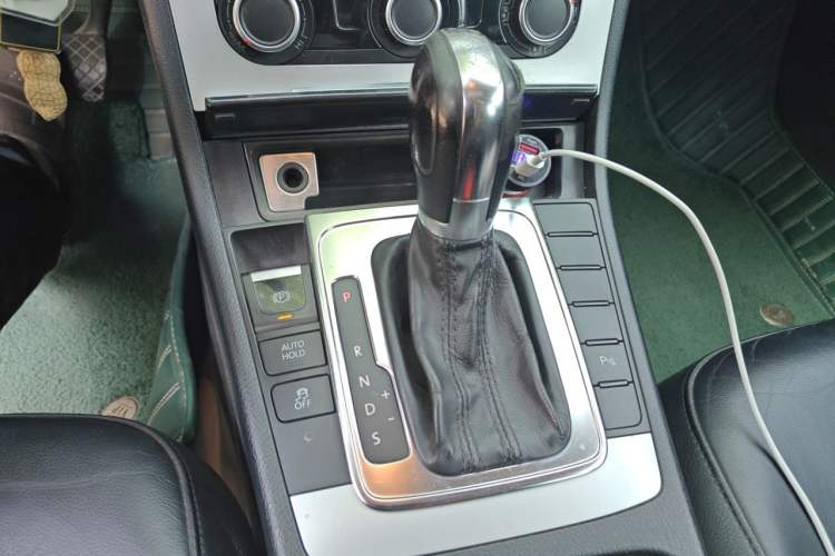 Used Volkswagen Magotan 2012 Revised Version 1.8TSI Leading Edition Gear Lever