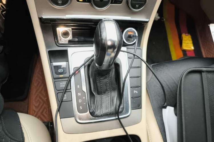 Used Volkswagen Magotan 2012 Revised 1.8TSI Luxury Version Gear Lever