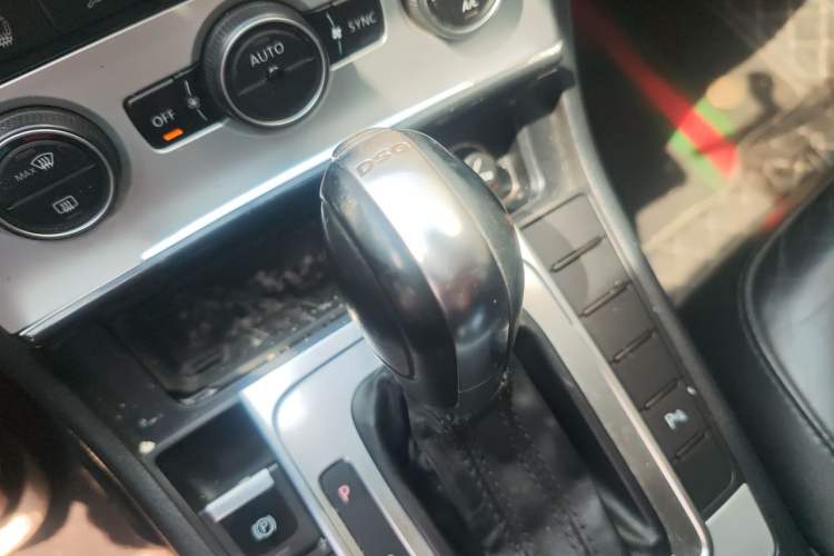 Used Volkswagen Magotan 2012 Revised 1.8TSI Luxury Version Gear Lever