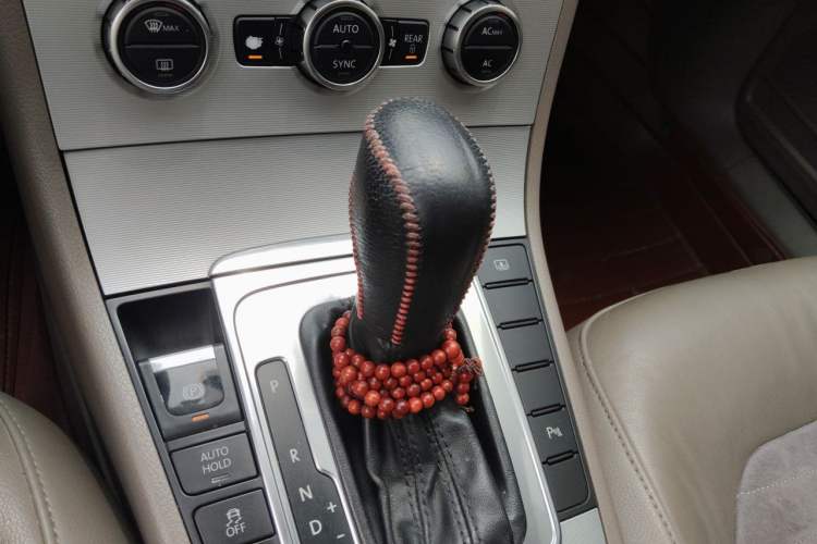 Used Volkswagen Magotan 2012 2.0 TSI Prestige Edition Gear Lever