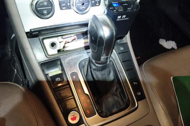 Used Volkswagen Magotan 2012 Facelift 1.8TSI Prestige Model Gear Lever