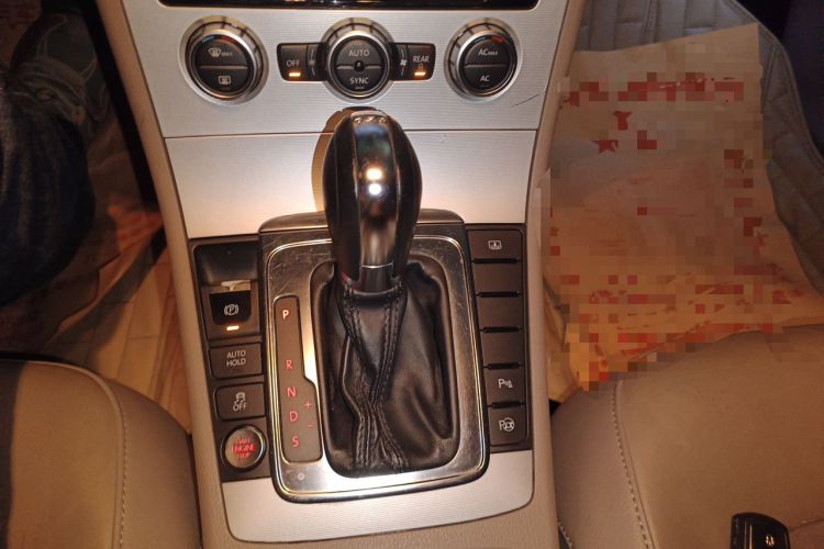 Used Volkswagen Magotan 2012 1.8TSI Prestige Model Gear Lever