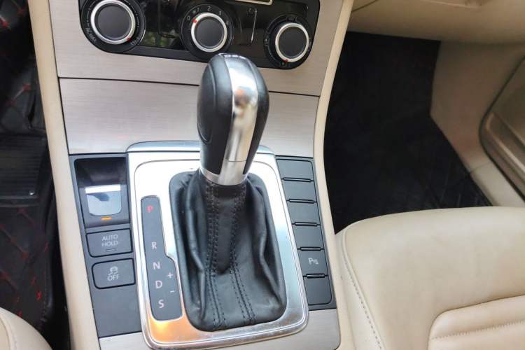 Used Volkswagen Magotan 2012 Revised 1.8TSI Luxury Version Gear Lever
