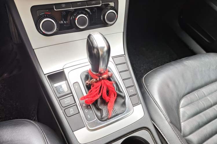 Used Volkswagen Magotan 2012 Revised Version 1.8TSI Leading Edition Gear Lever