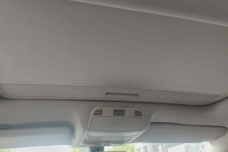 Used Volkswagen Magotan 2012 Facelift 1.8TSI Prestige Model Headliner