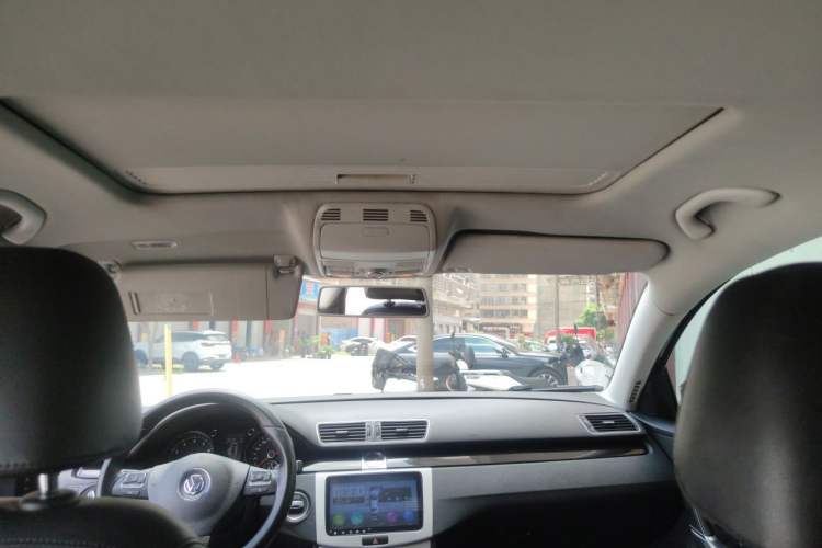 Used Volkswagen Magotan 2012 Revised Version 1.8TSI Leading Edition Headliner