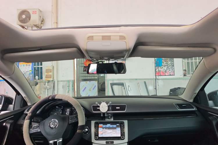 Used Volkswagen Magotan 2012 Revised Version 1.8TSI Leading Edition Headliner