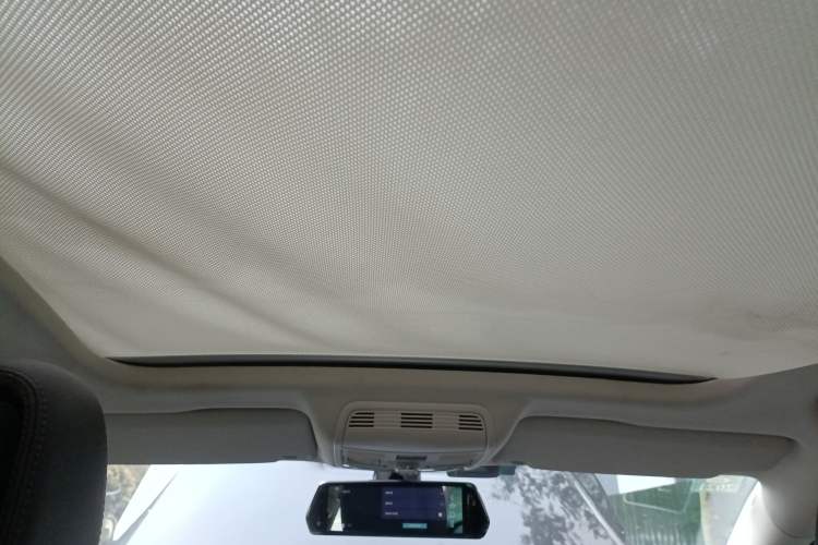Used Volkswagen Magotan 2012 Travel Edition 2.0 TSI Four-Wheel Drive Luxury Version Headliner
