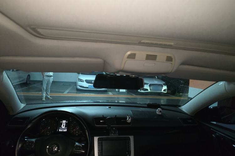 Used Volkswagen Magotan 2012 1.8TSI Luxury Model Headliner