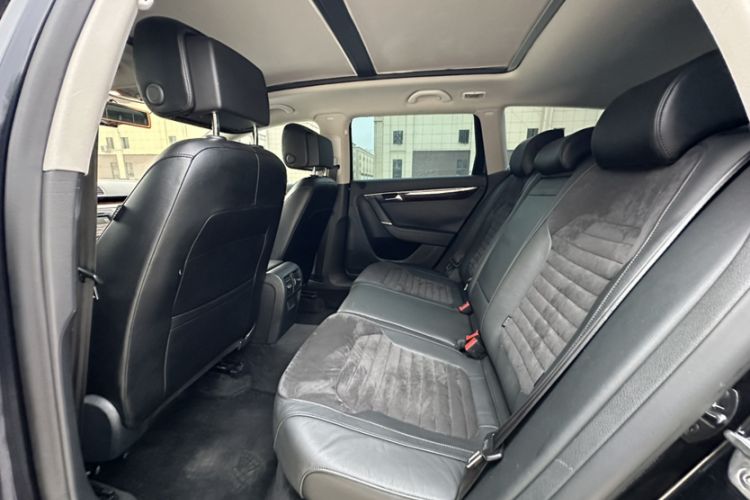 Used Volkswagen Magotan 2012 Travel Edition 2.0 TSI Comfort Version Headliner