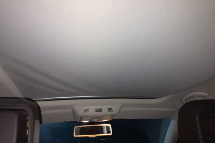 Used Volkswagen Magotan 2012 Travel Edition 2.0 TSI 4x4 Comfort Version Headliner