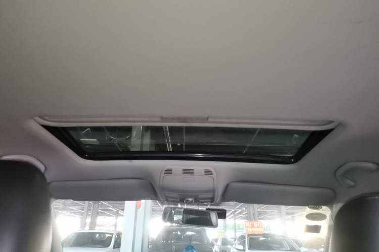 Used Volkswagen Magotan 2012 Revised Version 1.8TSI Leading Edition Headliner