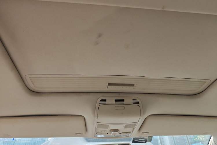 Used Volkswagen Magotan 2012 Revised Version 1.8TSI Leading Edition Headliner