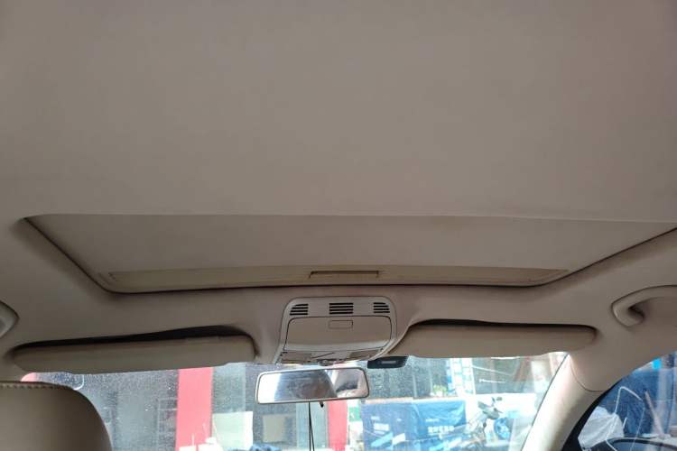 Used Volkswagen Magotan 2012 Revised Version 1.8TSI Leading Edition Headliner