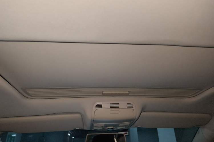 Used Volkswagen Magotan 2012 Revised Version 1.8TSI Leading Edition Headliner