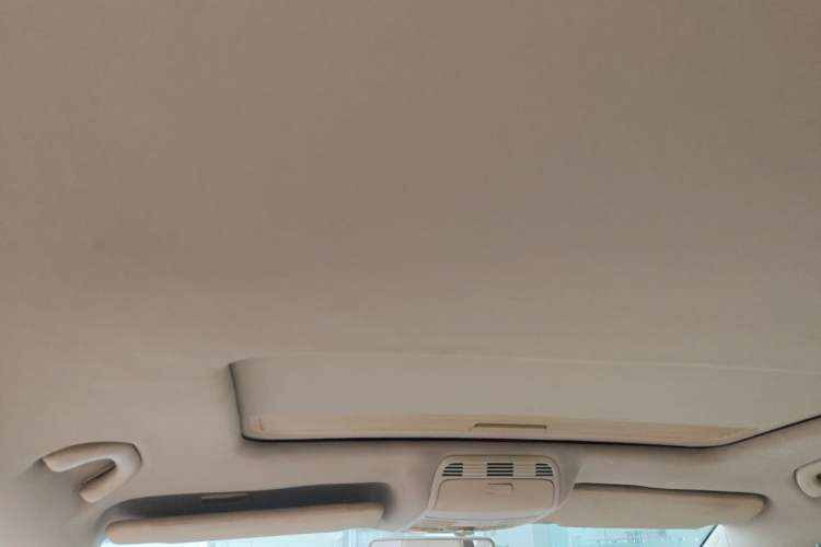 Used Volkswagen Magotan 2012 Revised Version 1.8TSI Leading Edition Headliner