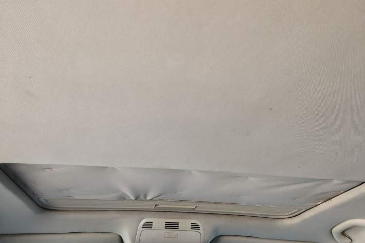 Used Volkswagen Magotan 2012 Revised Version 2.0 TSI Supreme Edition Headliner