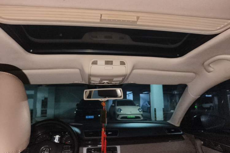 Used Volkswagen Magotan 2012 1.8TSI Prestige Model Headliner