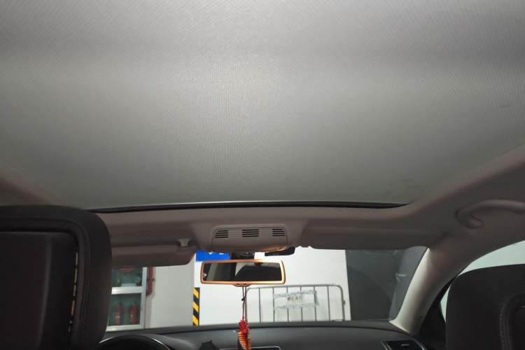 Used Volkswagen Magotan 2012 Travel Edition 2.0 TSI Comfort Version Headliner