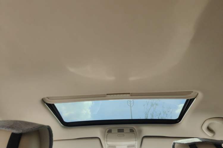 Used Volkswagen Magotan 2012 Revised 1.8TSI Luxury Version Headliner