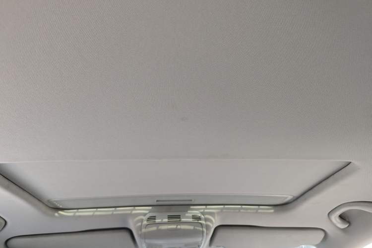 Used Volkswagen Magotan 2012 Revised 1.8TSI Luxury Version Headliner