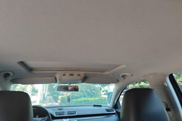 Used Volkswagen Magotan 2012 Revised Version 1.8TSI Leading Edition Headliner