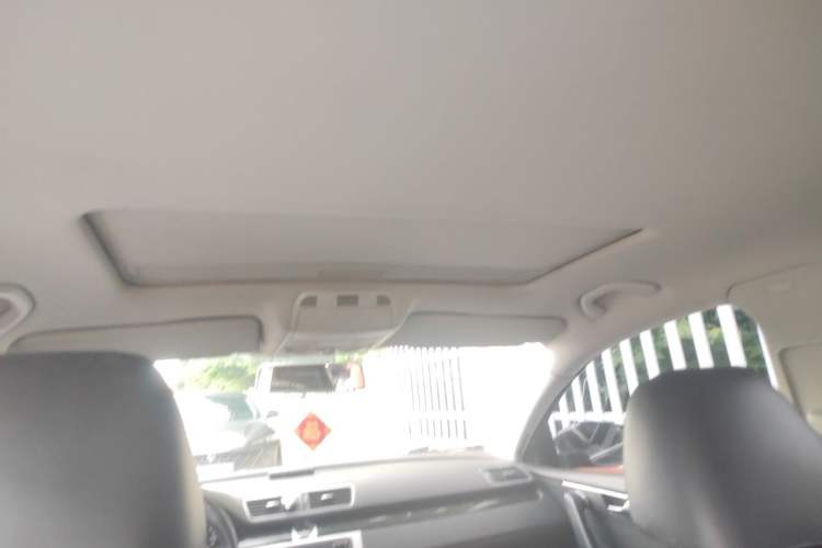 Used Volkswagen Magotan 2012 1.8TSI Luxury Model Headliner
