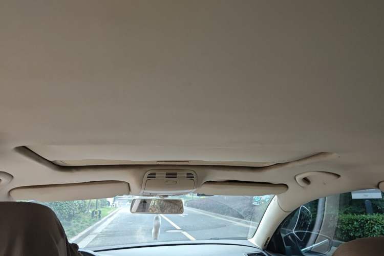 Used Volkswagen Magotan 2012 Revised Version 1.8TSI Leading Edition Headliner