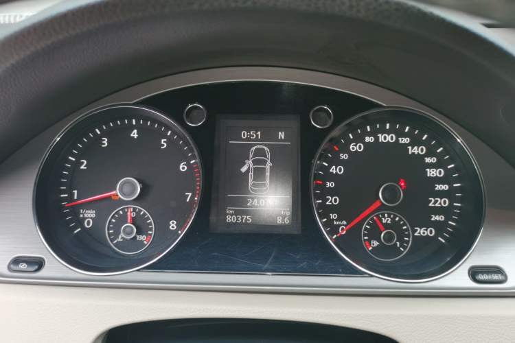 Used Volkswagen Magotan 2012 Revised Version 1.8TSI Leading Edition Instrument Cluster