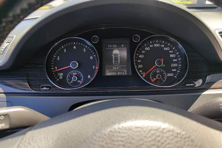 Used Volkswagen Magotan 2012 Facelift 2.0 TSI Prestige Model Instrument Cluster