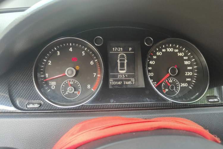 Used Volkswagen Magotan 2012 Revised Version 1.8TSI Leading Edition Instrument Cluster