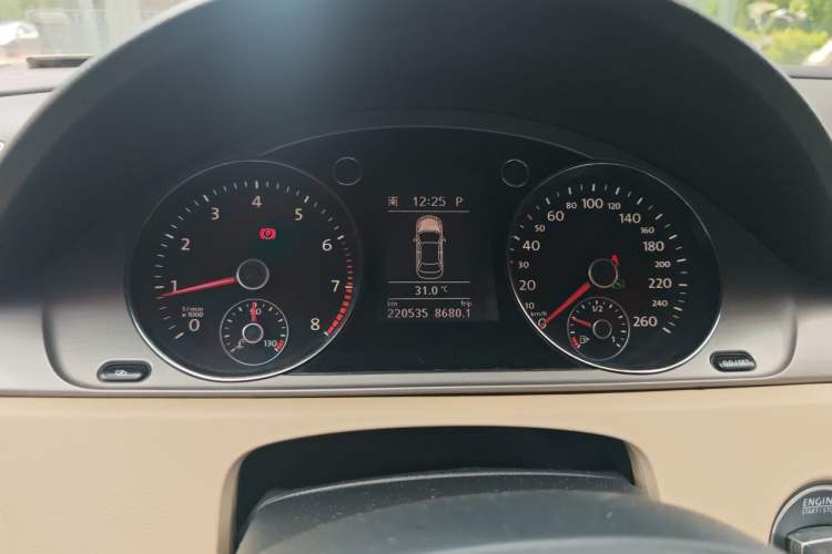Used Volkswagen Magotan 2012 Revised Version 1.8TSI Leading Edition Instrument Cluster