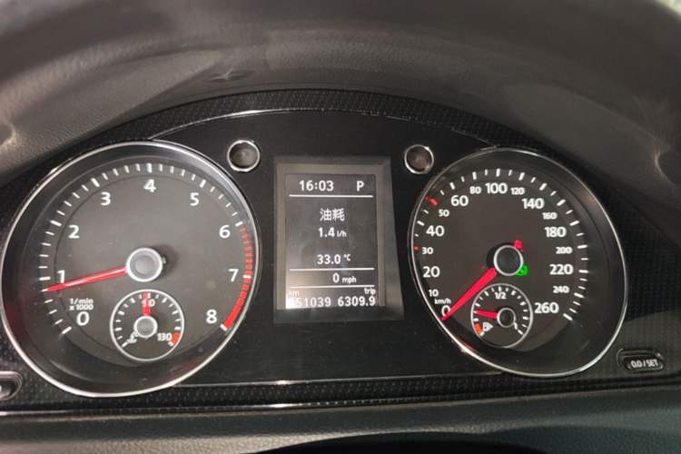Used Volkswagen Magotan 2012 Revised Version 1.8TSI Leading Edition Instrument Cluster
