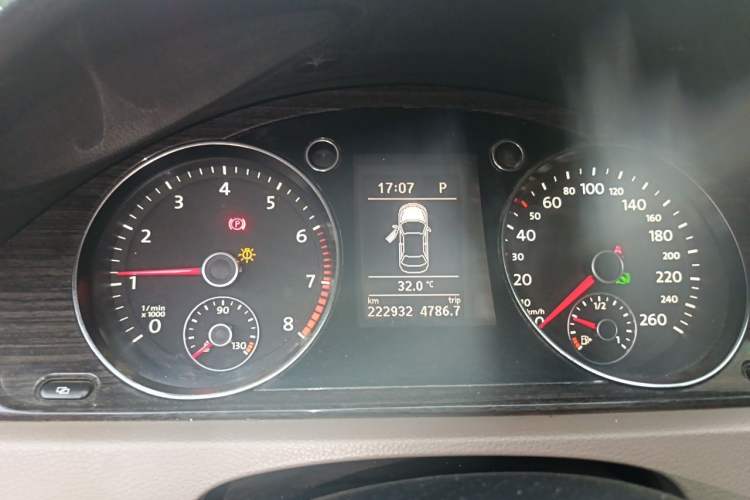 Used Volkswagen Magotan 2012 Facelift 2.0 TSI Prestige Model Instrument Cluster