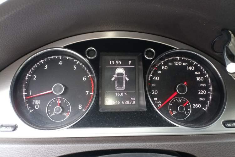 Used Volkswagen Magotan 2012 Travel Edition 2.0 TSI Four-Wheel Drive Luxury Version Instrument Cluster